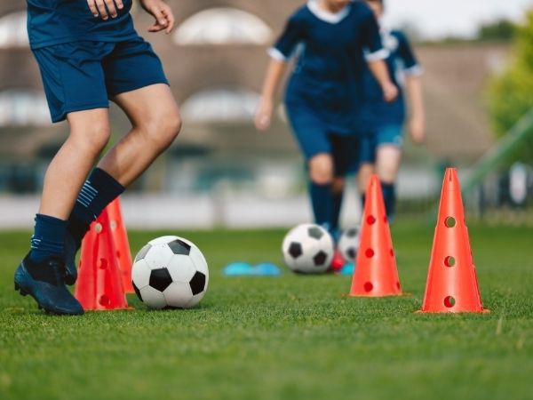 Jak doskonalić umiejętności piłkarskie - poradnik dla początkujących