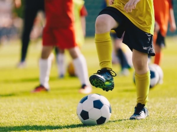 Przepisy gry w piłkę nożną: Kompleksowy przewodnik do zrozumienia gry