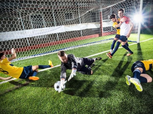 Gra w piłkę nożną: Jak zdobywać punkty i wygrywać jako piłkarz
