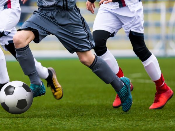 Obuwie piłkarskie, które utrzyma Cię na nogach: Najlepszy sprzęt do zdobycia