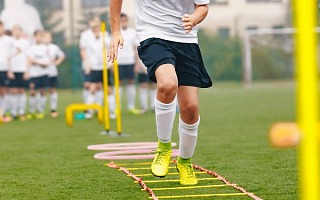 3 sposoby na przygotowanie mięśni do gry w piłkę nożną