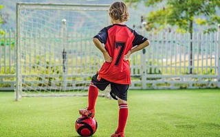 Uaktualnij swoje stroje piłkarskie: sposoby, aby uzyskać najnowsze style