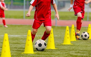 Jak przygotować swoje mięśnie do gry w piłkę nożną: 7 najlepszych ćwiczeń dla piłkarzy